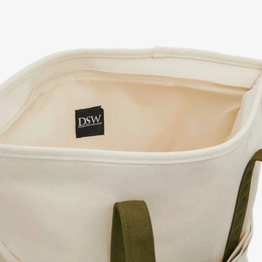 NWOT Stylish Cream Canvas Tote with Travel Band/Ivory & Green